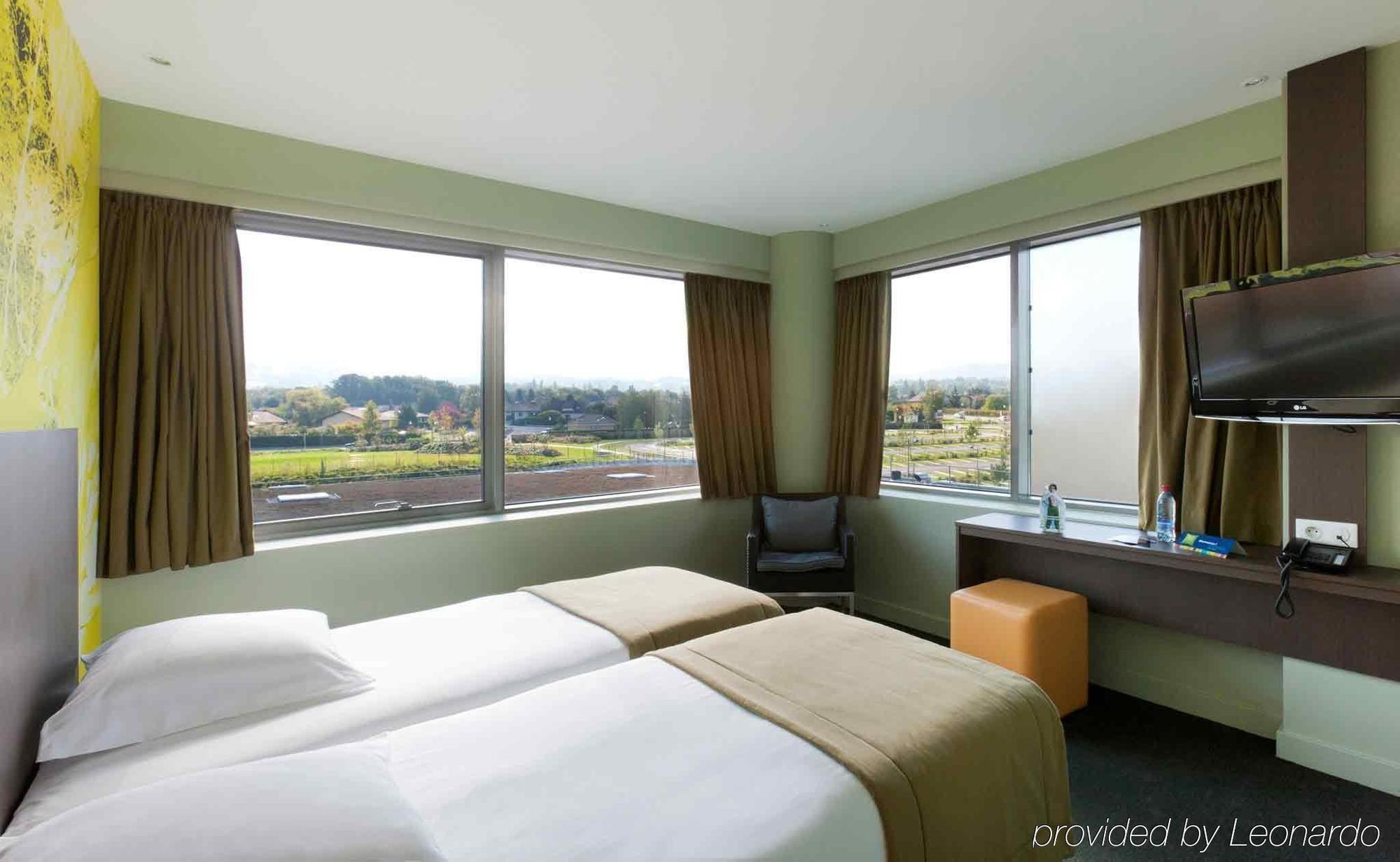 Ibis Styles Saint Julien En Genevois Vitam Neydens Room photo